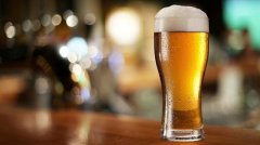 受疫情影响　法国啤酒厂将倒掉上千万升啤酒