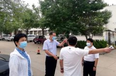 山东东明县六厂社区核酸检测服务点全力做好疫情重点地区来东明人员核酸检测工作