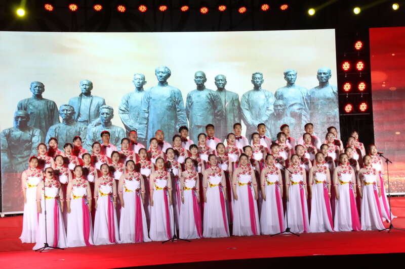 山东省潍坊市举行“红色青春·唱响一百”青年歌会