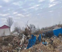 垃圾堆积影响村民生活